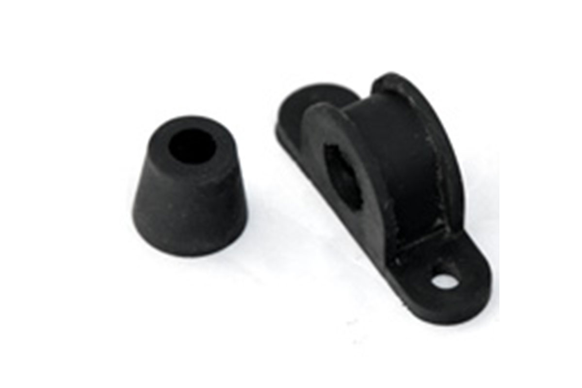 Stampaggio a iniezione di articoli tecnici per moto in gomma.