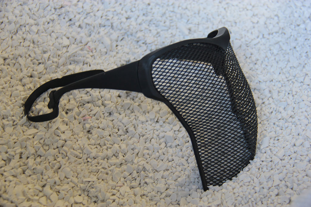 maschera in gomma e plastica con protezione in acciacio per softair