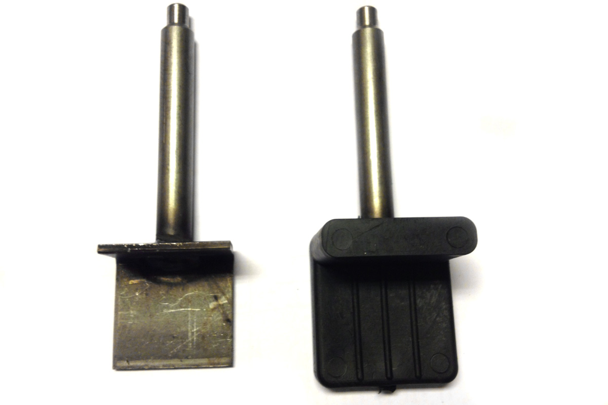 Rivestimento in gomma di un cavalletto per moto in metallo tramite sovrainiezione